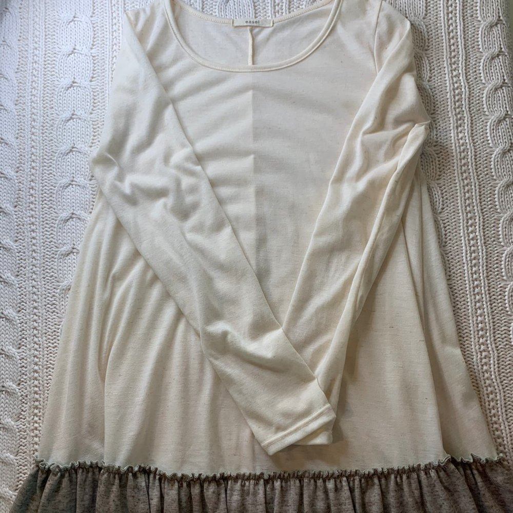 Easel Long Sleeve Oatmeal Top with Ruffled Bottom